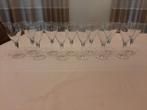 Douze (12) verres en cristal Longeur 18 cm Largeur 6,6 cm, Collections, Verres & Petits Verres, Enlèvement ou Envoi