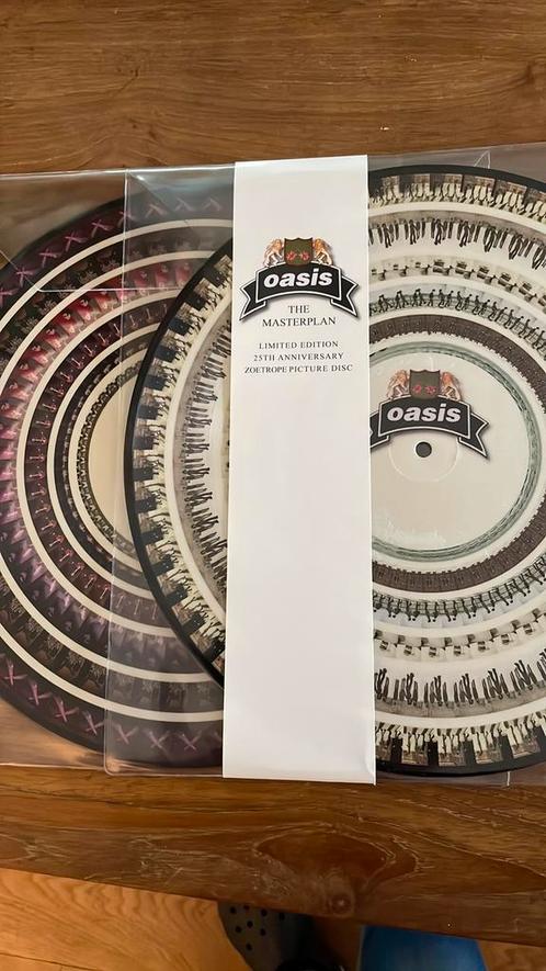 Oasis - The Masterplan Zoetrope picturedisk (2LP), CD & DVD, Vinyles | Rock, Enlèvement ou Envoi