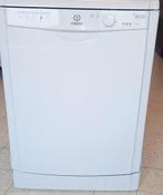 Indesit vaatwasser voor 13 couverts in nieuwstaat, Elektronische apparatuur, Vaatwasmachines, Ophalen, Voorspoelprogramma, Zo goed als nieuw