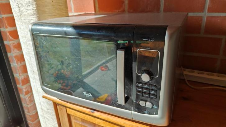 Whirlpool combi microgolfoven, Elektronische apparatuur, Microgolfovens, Gebruikt, Vrijstaand, Microgolfoven, 45 tot 60 cm, Grill