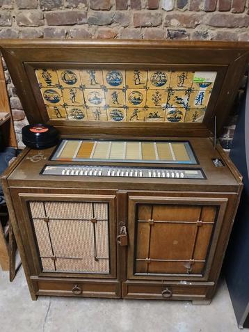 Vintage Consul 130 jukebox!  beschikbaar voor biedingen