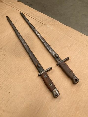 2 Belgische bajonetten  beschikbaar voor biedingen