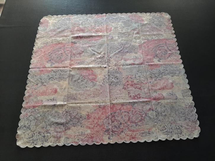 2 tafelkleedjes,85x85 cm en 82x 82 cm, Huis en Inrichting, Tafelkleden, Zo goed als nieuw, Vierkant, Binnen, Ophalen of Verzenden