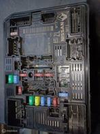 Zekeringskast Renault Clio ('19->) 284b67877r  voe upc bcm, Enlèvement ou Envoi, Renault, Utilisé, Renault