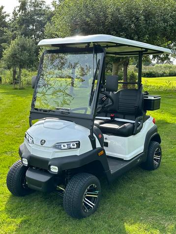 Nieuwe OX golfkar op kenteken met lithium accupakket