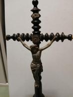 Kruisbeeld in hout, Ophalen