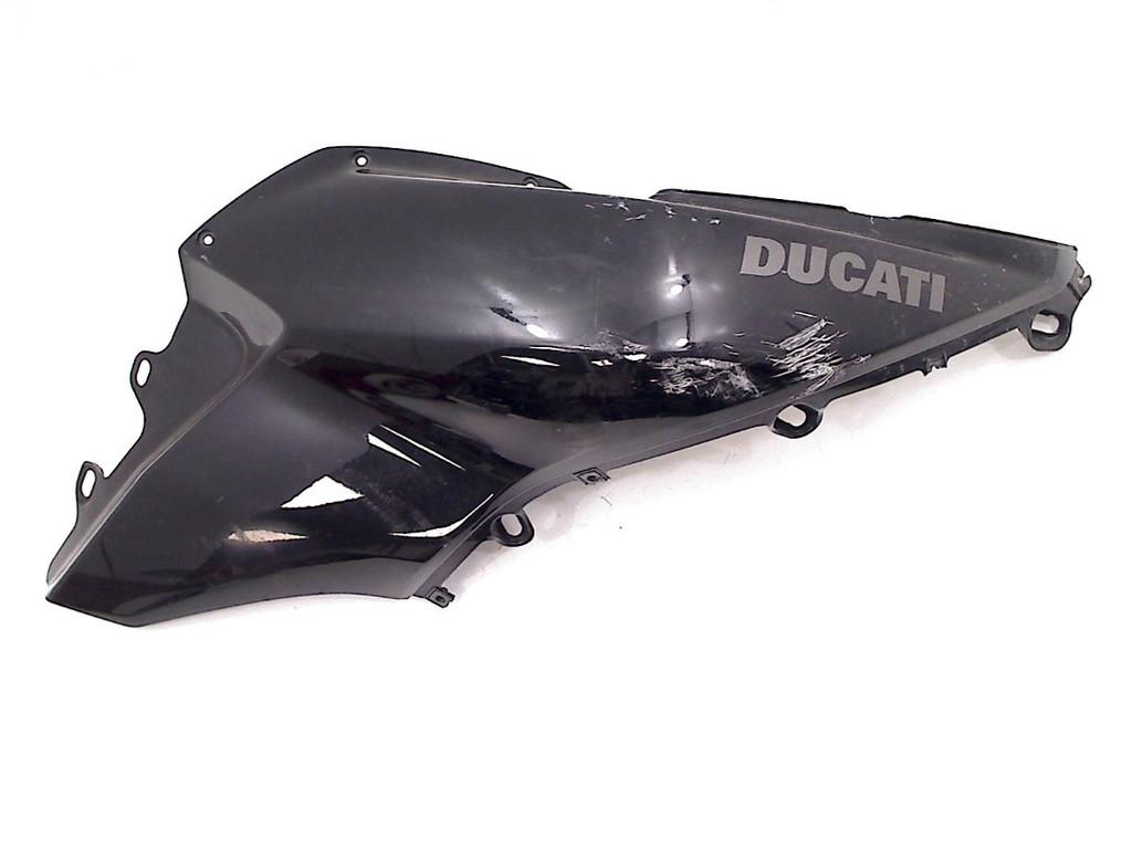 COUVERCLE DU RÉSERVOIR DROITE Ducati (48032941A), Dhr. S. di Majo, Utilisé, Info@cama-motorparts.nl, P.J. Troelstraweg 8 8
3144 CX  MAASSLUIS, NL