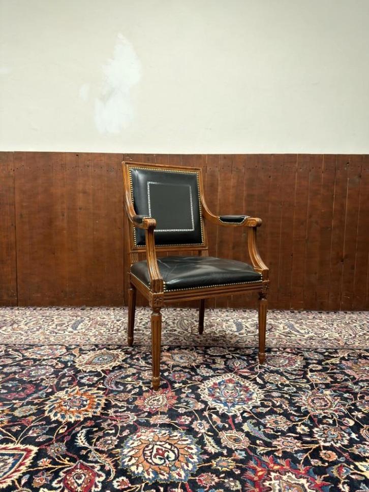 Klassiek Engelse Chesterfield Stoel, Antiek en Kunst, Antiek | Kantoor en Zakelijk, Ophalen