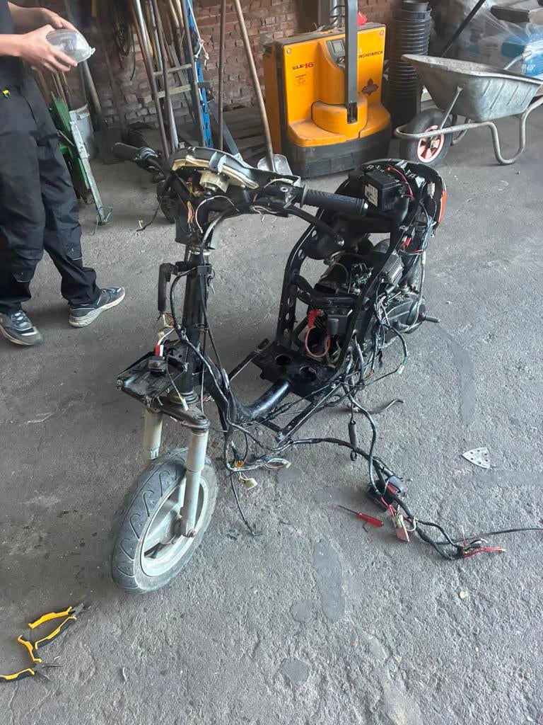 Project zip type 1/ teruil, Vélos & Vélomoteurs, Vélomoteurs & Scooters bridés, Piaggio, Enlèvement, Utilisé, Deux-temps