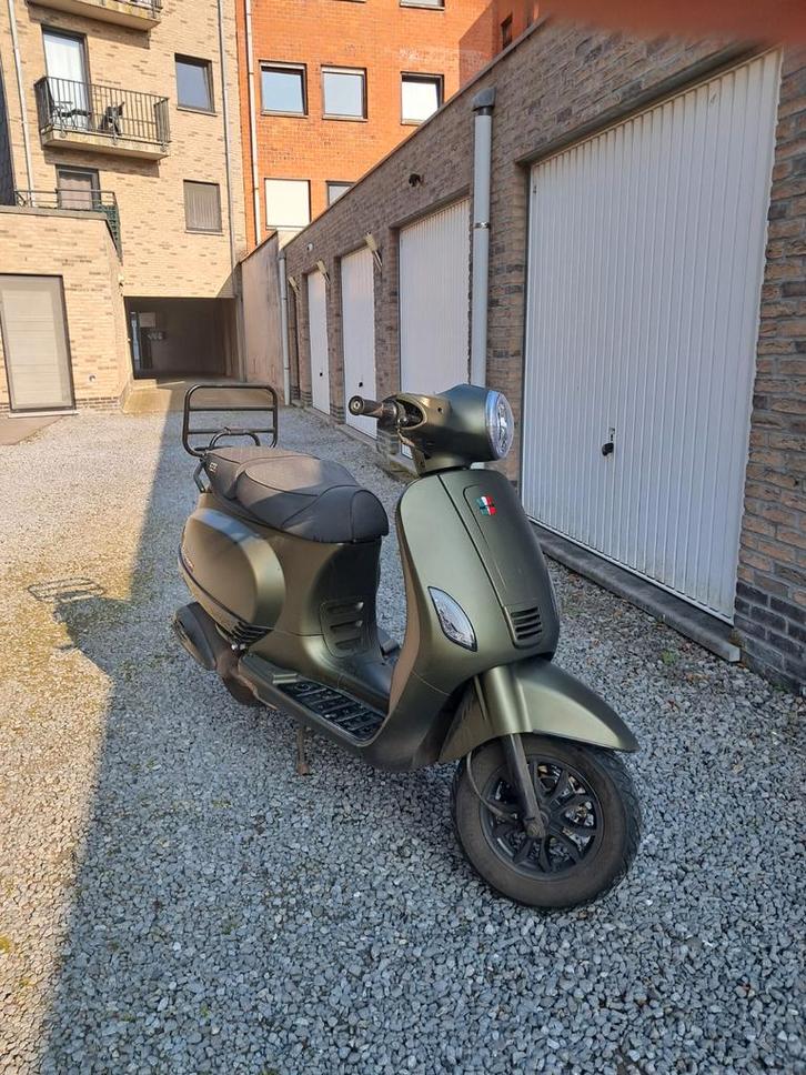 A klasse gts toscana 2023, Vélos & Vélomoteurs, Vélomoteurs & Scooters bridés, Essence, Enlèvement