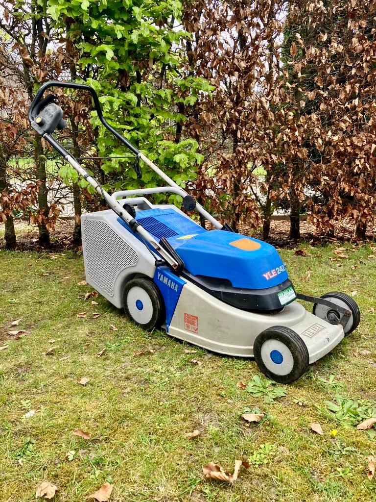 Grasmaaier / grasmachine, Tuin en Terras, Grasmaaiers, Ophalen, Cirkelmaaier, Gebruikt, Elektrische grasmaaier