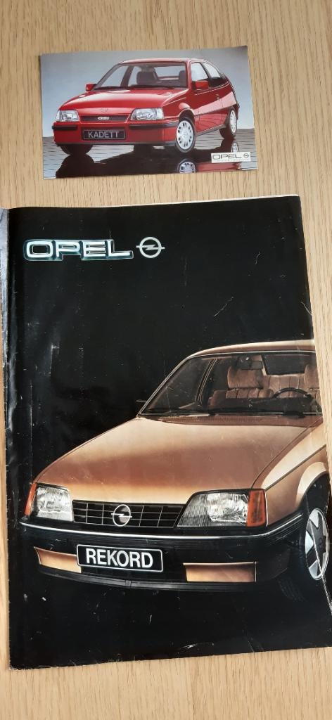 Carte postale Opel Kadett + magazine Opel 1983, Opel, Enlèvement ou Envoi, Comme neuf, Garage Opel Michel Hasselt