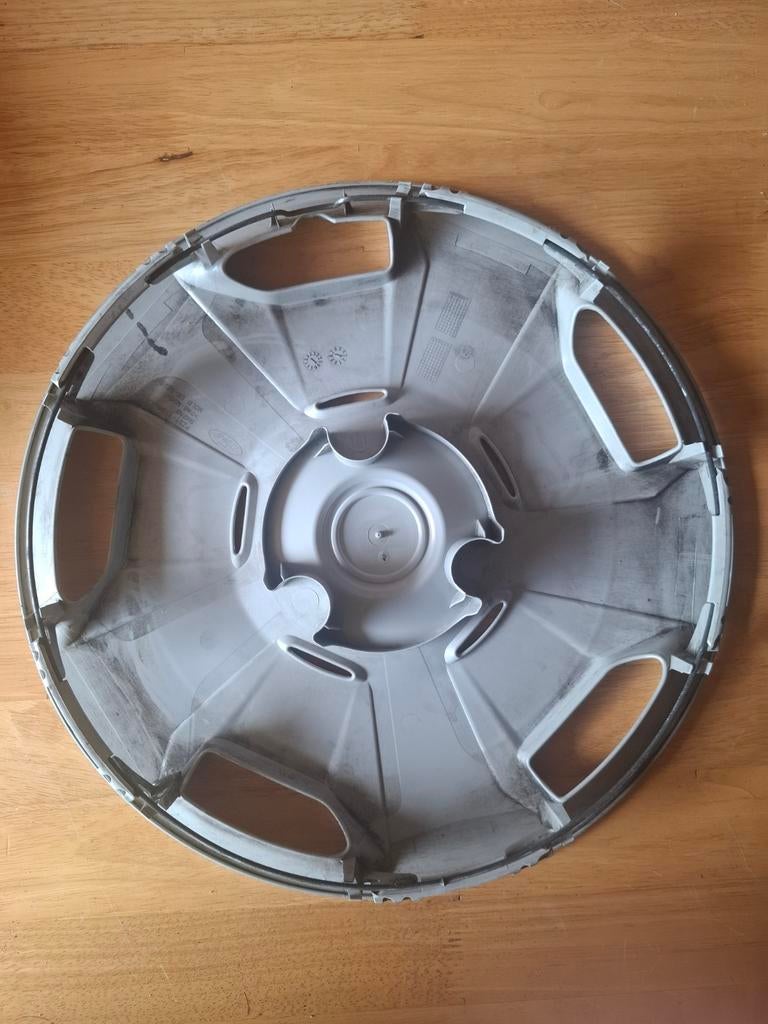 1 Enjoliveur ford8, Enlèvement