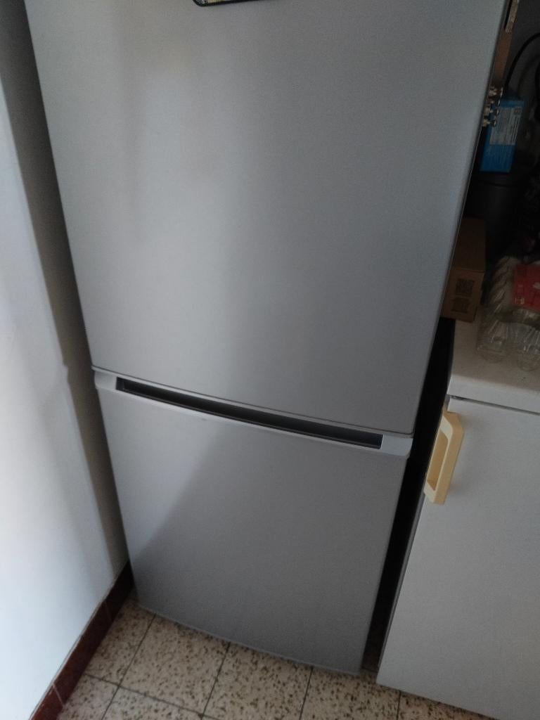 Frigo, Electroménager, Réfrigérateurs & Frigos, Enlèvement, Utilisé, Avec compartiment congélateur