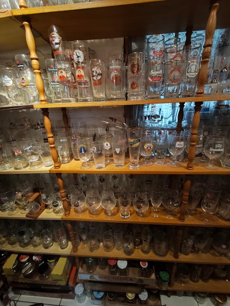 Bierglazen collectie 2300 stuks jaren 50 - 2000, Ophalen, Zo goed als nieuw, Bierglas