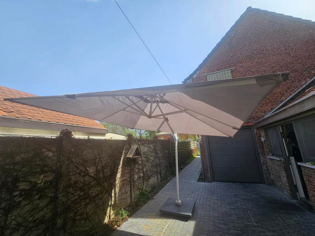 Vierkante zweefparasol, Ophalen, Zweefparasol