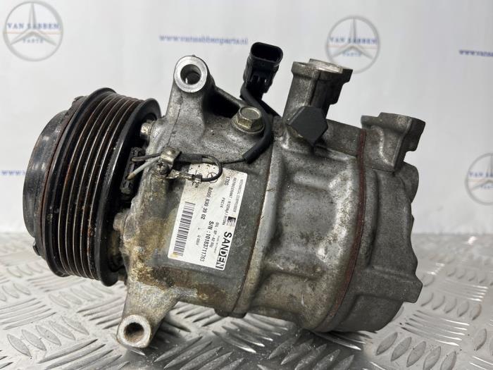 Pompe clim d'un Mercedes Sprinter, Autos : Pièces & Accessoires, Autres pièces automobiles, Mercedes-Benz, Utilisé, 3 mois de garantie