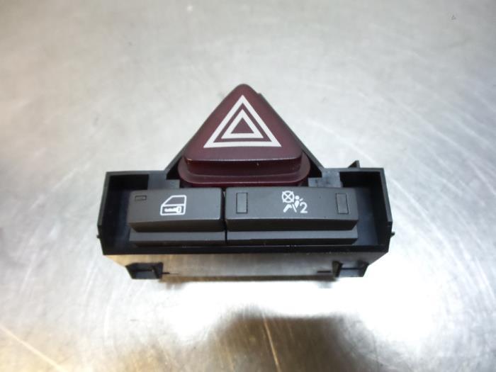 Paniekverlichtings Schakelaar van een Opel Corsa (Corsa D 07, Auto-onderdelen, Dashboard en Schakelaars, Opel, Gebruikt, 3 maanden garantie