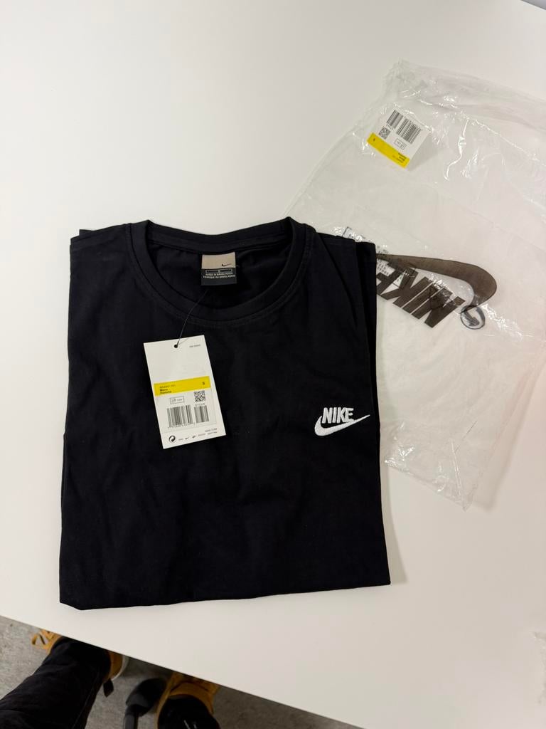 Nike Sportswear Club Heren T-Shirt Zwart - S Nieuw origineel, Kleding | Heren, Ophalen of Verzenden, Nieuw, Maat 46 (S) of kleiner