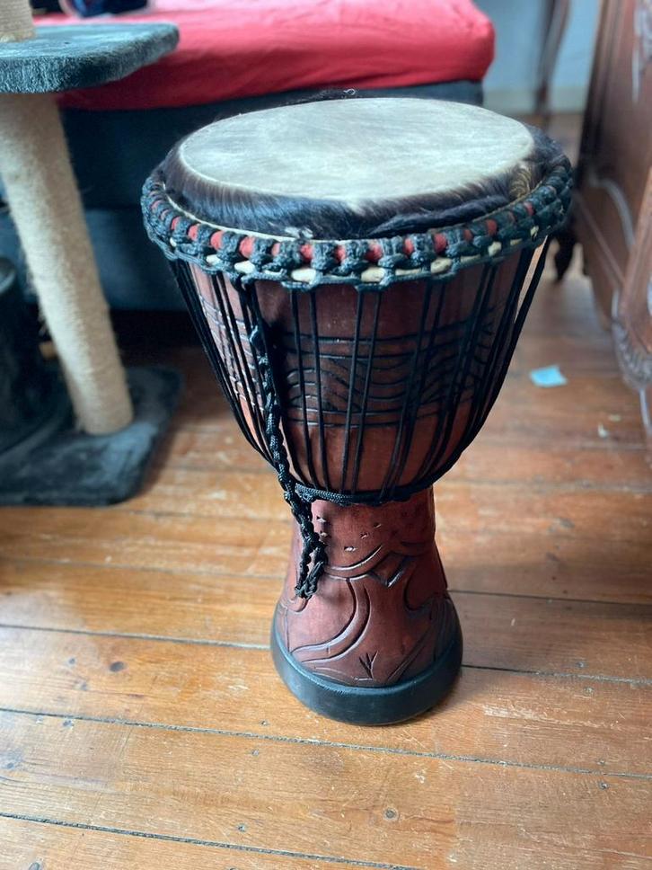 Togolese djembé, handgemaakt met rugzak, Muziek en Instrumenten, Percussie, Trommel, Ophalen