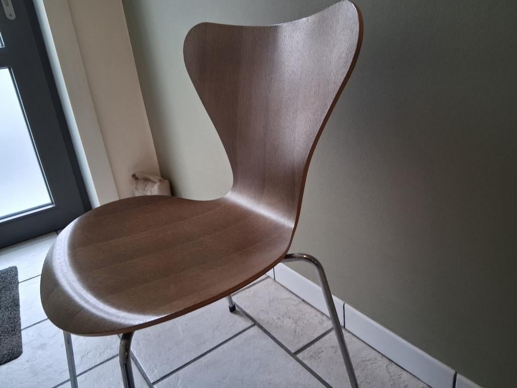 Fritz Hansen Series 7 vlinderstoel – ontwerp Arne Jacobsen, Huis en Inrichting, Barkrukken, Ophalen of Verzenden