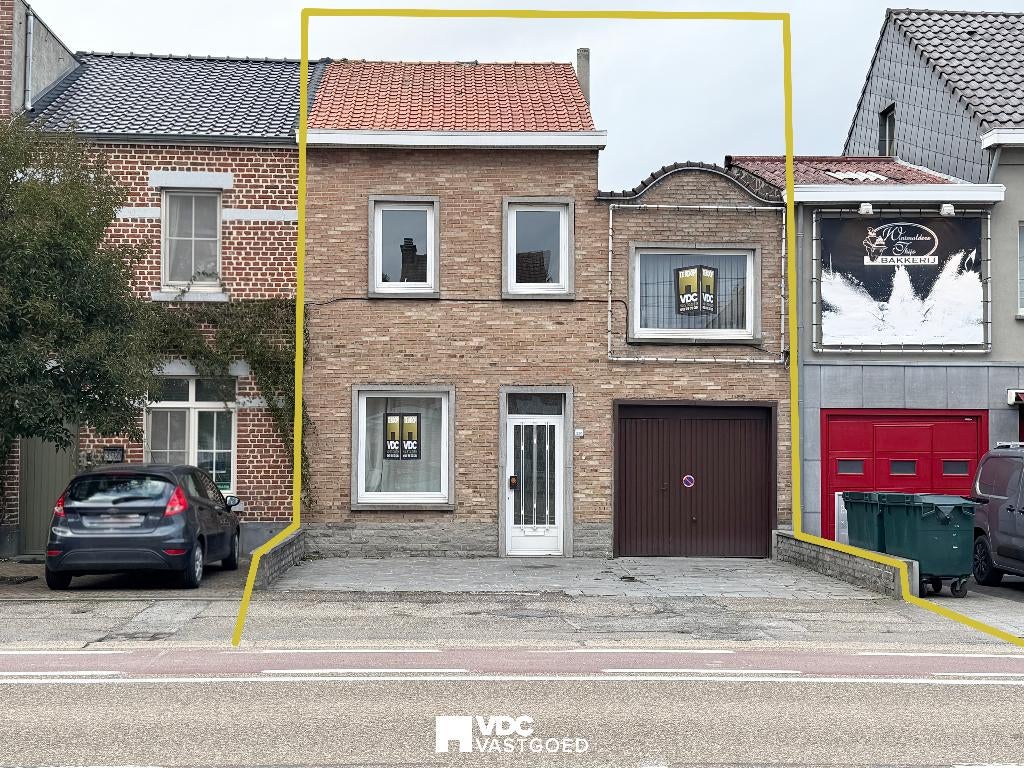 Te renoveren rijwoning met veel potentieel te Hoepertingen, Immo, Maisons à vendre, Province de Limbourg, 200 à 500 m², Maison 2 façades