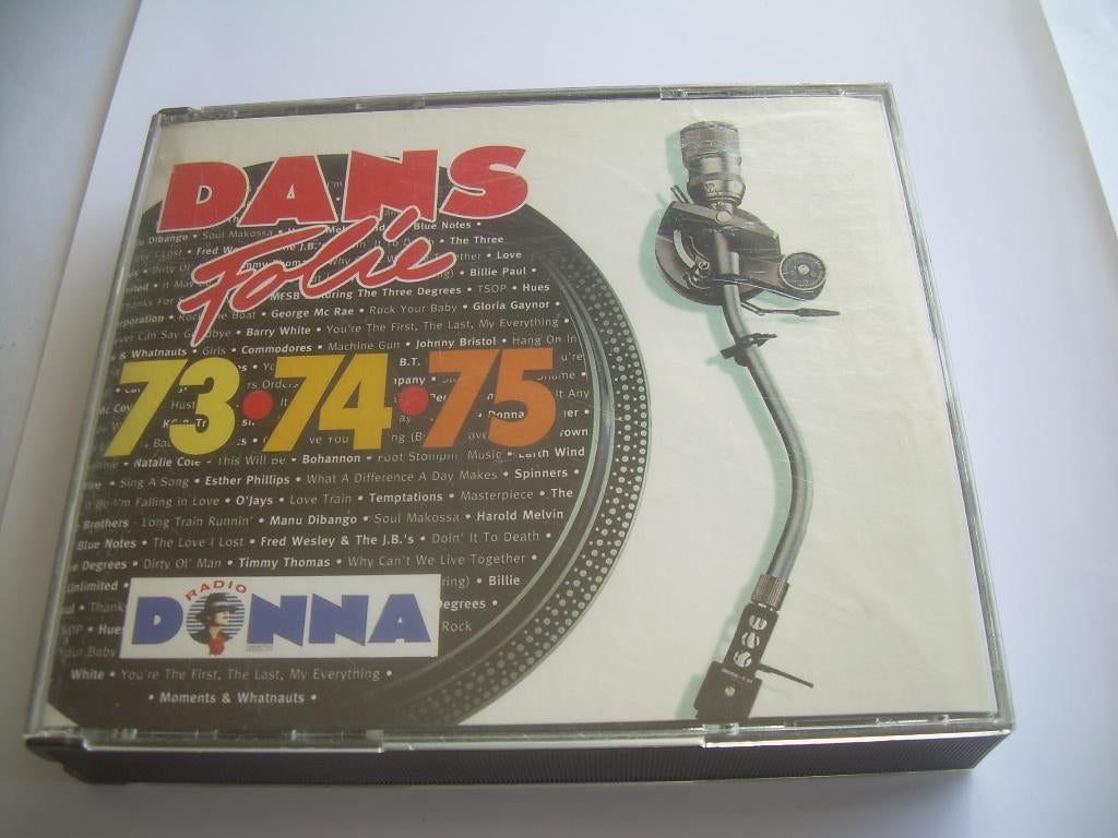 2 CD BOX - RADIO DONNA - DANS FOLIE - 73 . 74. 75, Ophalen of Verzenden, Zo goed als nieuw, Dance, Boxset