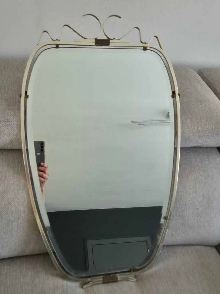 Ancien miroir, Enlèvement