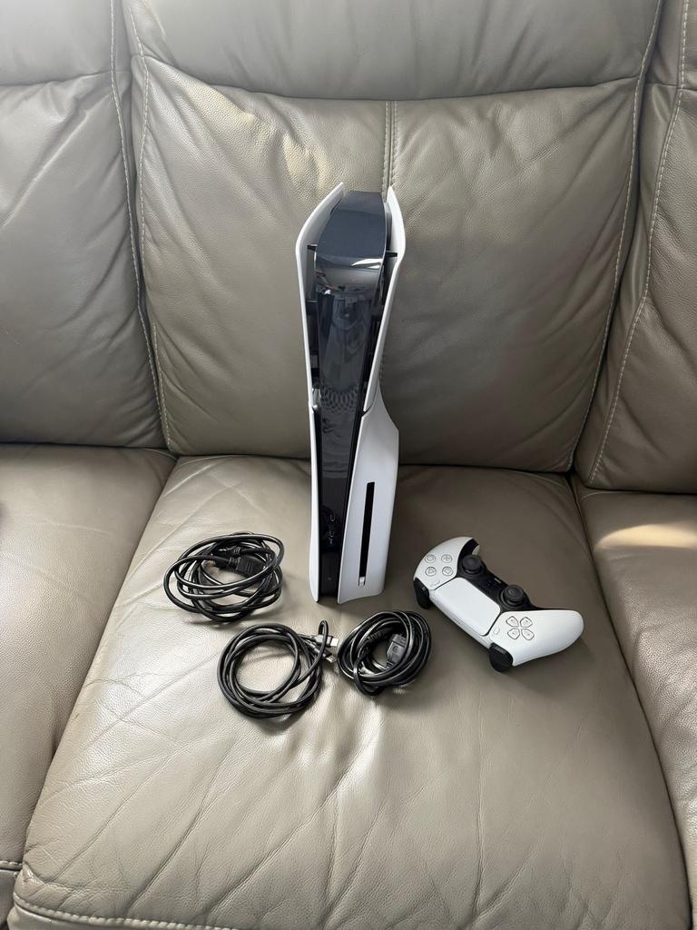 Ps5 slim disc edition 1TB alle kabels werkt perfect, Enlèvement, Comme neuf, Playstation 5