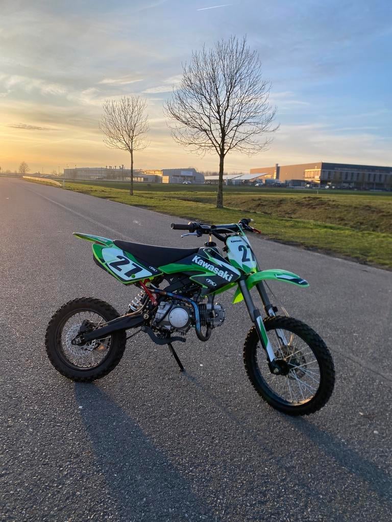 Dirt bike 125cc, Fietsen en Brommers, Ophalen of Verzenden, Zo goed als nieuw, 125 cc, Dirtbike