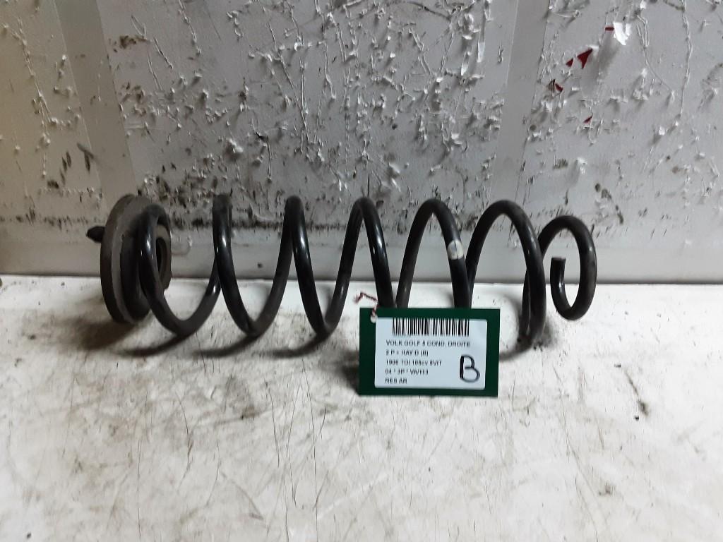 SCHROEFVEER ACHTER Volkswagen Golf V (1K1) (02-2001/12-2010), Gebruikt, Volkswagen, Mevr. I. Hauben, Rue de l'Espoir 34 34
4030  GRIVEGNÉE, BE