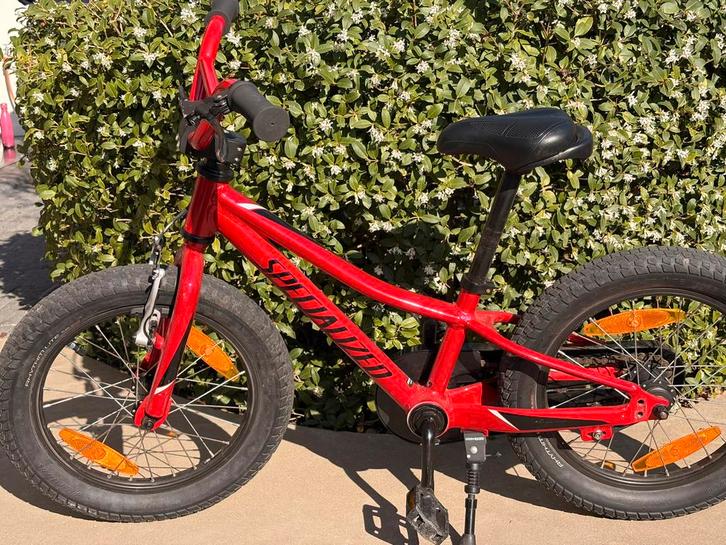 Kinderfiets Specialized – 16 inch – + zijwieltjes, Fietsen en Brommers, Fietsen | Crossfietsen en BMX, Zo goed als nieuw, Ophalen