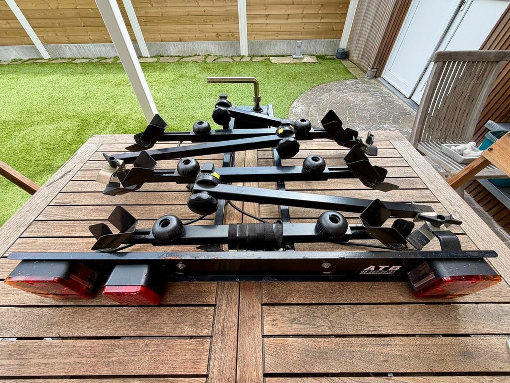 Fietsendrager metaal 3 fietsen voor op trekhaak., Ophalen, 3 fietsen of meer, Gebruikt, Trekhaakdrager