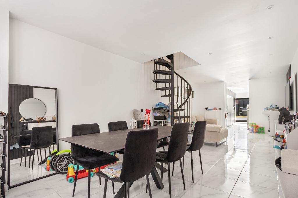 Maison 3 Façades entièrement rénovée, Immo, Maisons à vendre, Mouscron, Province de Hainaut, 3 pièces, Maison de coin