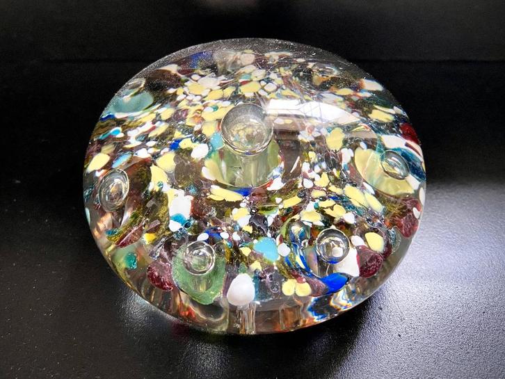 Val saint Lambert  Presse papier Sulfure Diamètre 8,5 cm, Antiquités & Art, Antiquités | Verre & Cristal, Enlèvement ou Envoi