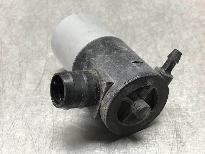 LAVE-GLACE POMPE AVANT Toyota Avensis Wagon (T27), Utilisé, Toyota