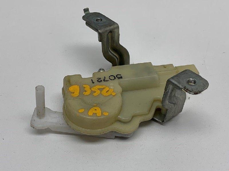 VEROUILLAGE CENTRALISEE MOTEUR Toyota Yaris II (P9), Utilisé, Toyota