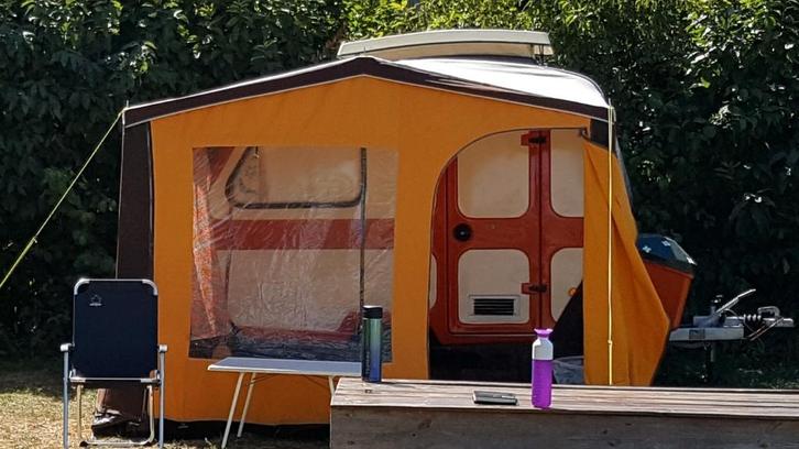 Predom met hefdak N126, Caravanes & Camping, Caravanes, Particulier, jusqu'à 3, jusqu'à 500 kg, Siège standard, Predom, 2 lits séparés