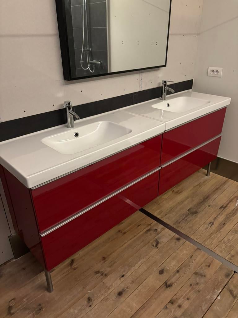 Wandmeubel +spiegel+douche, Huis en Inrichting, Badkamer | Badkamermeubels, Zo goed als nieuw, Ophalen