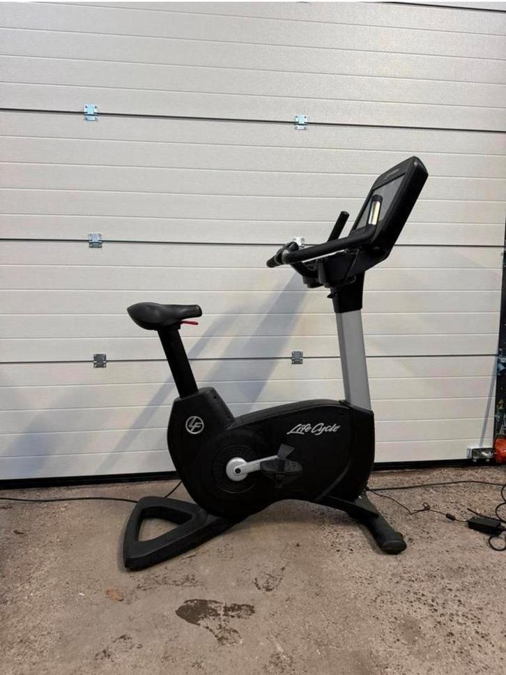 Life fitness 95 C upright bike / zitfiets / fitness / gym, Sport en Fitness, Fitnessmaterialen, Gebruikt, Overige typen, Armen
