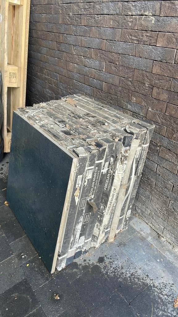 Terras tegel, Ophalen, Zo goed als nieuw