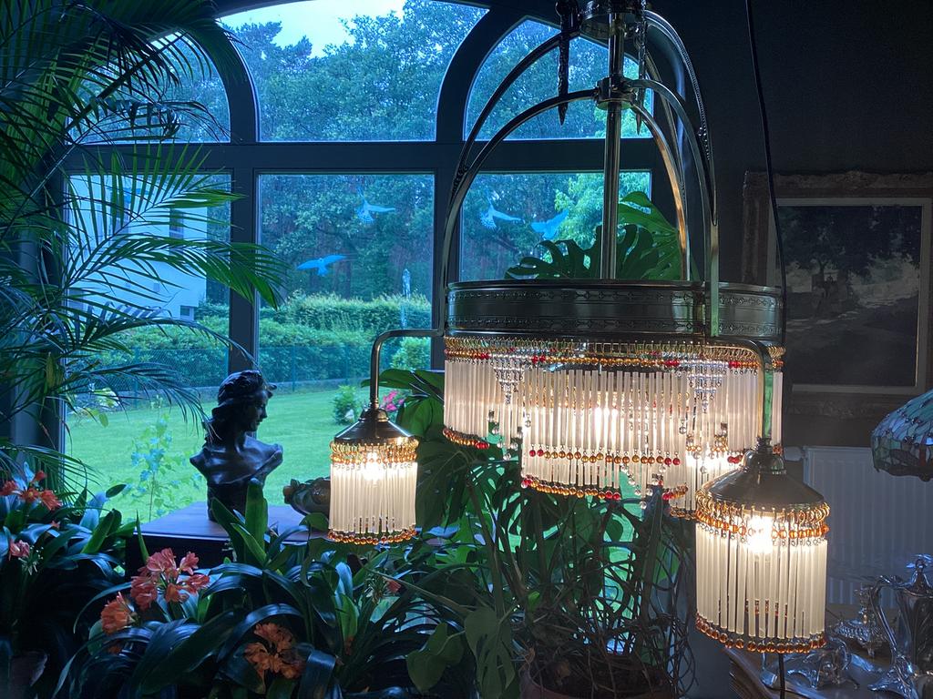 Kroonluchter art nouveau.