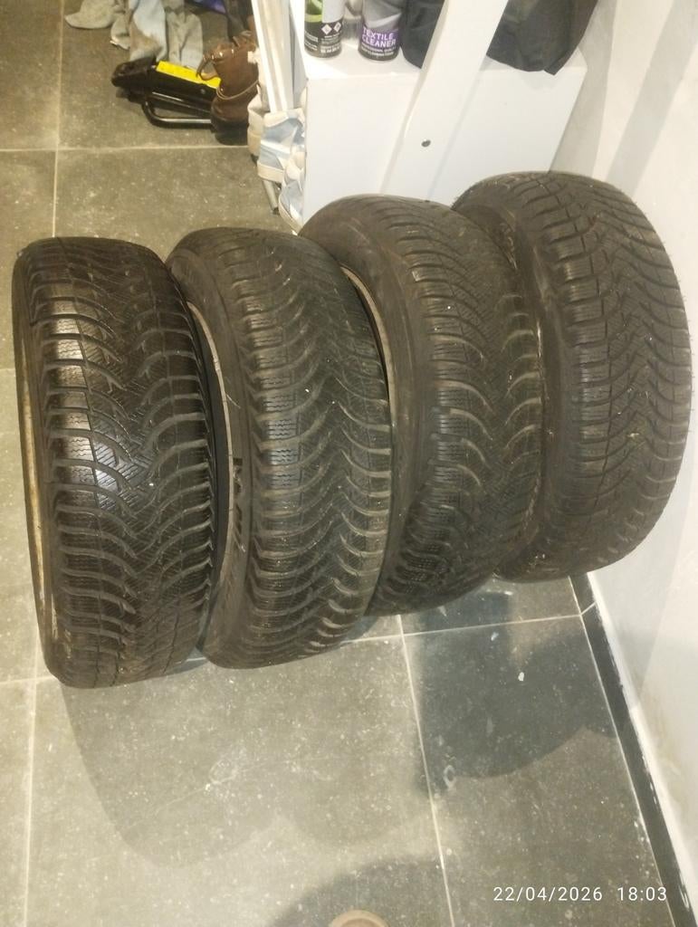 Pneus Michelin avec jante, Autos : Pièces & Accessoires, Pneus & Jantes, 15 pouces, 4 Saisons, Enlèvement ou Envoi, 185 mm