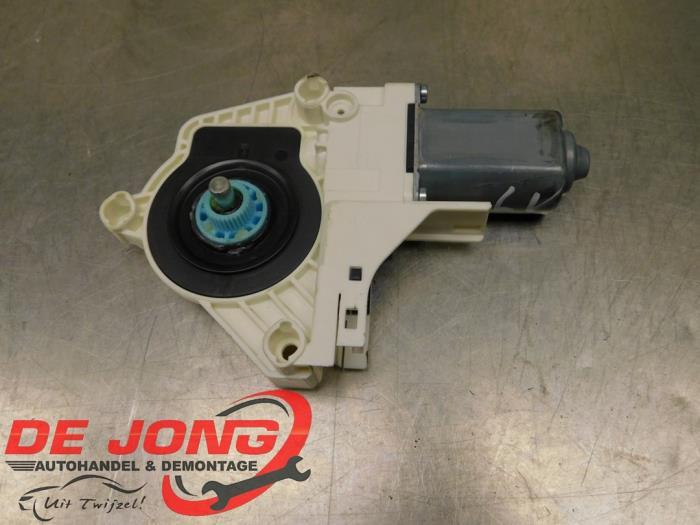 Raammotor Portier van een Volkswagen Touareg, Auto-onderdelen, Carrosserie, Volkswagen, Gebruikt, 3 maanden garantie, Ophalen of Verzenden