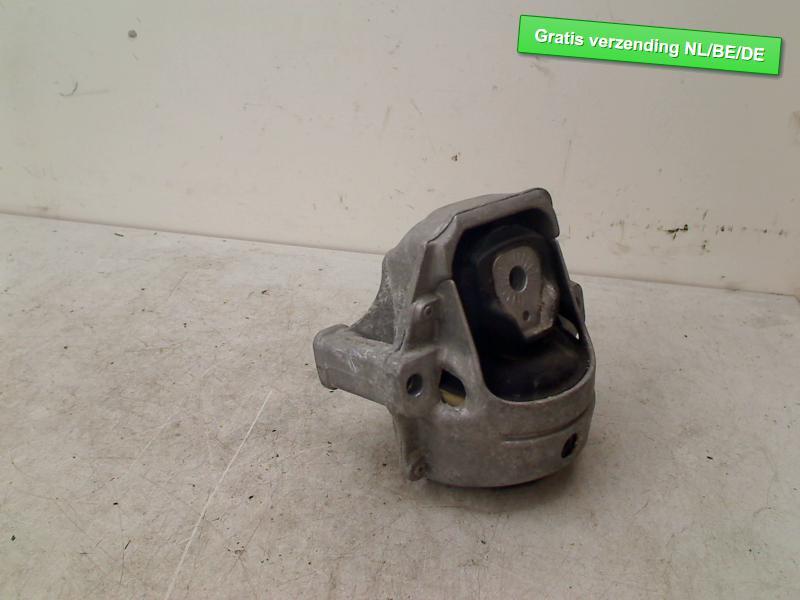 MOTORSTEUN LINKS Audi A4 (B8) (01-2007/12-2015) (8R0199381G), Gebruikt, Dhr. R. de Gouw, Audi, De Bloemendaal 21 21
5221 EB  'S HERTOGENBOSCH, NL