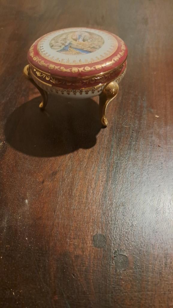 Porcaline potje en schaaltjes, Ophalen