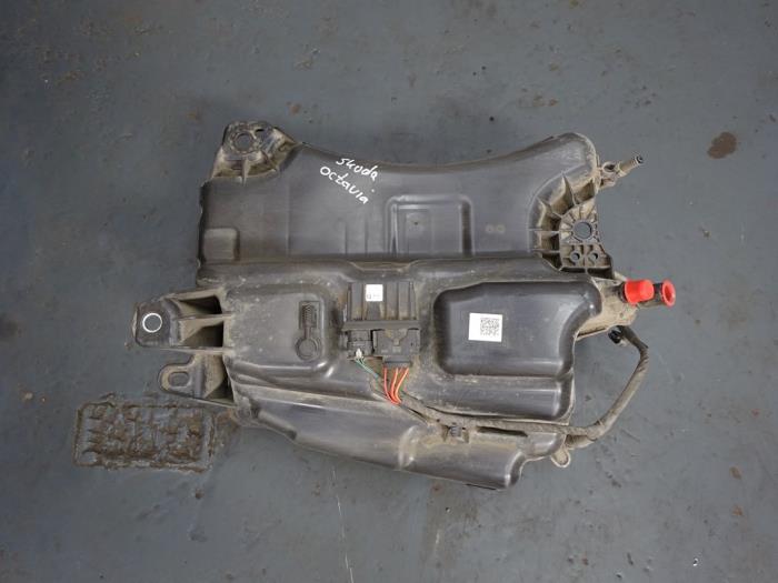 Adblue tank van een Skoda Octavia, Auto-onderdelen, Brandstofsystemen, Gebruikt, -, -, Ophalen of Verzenden