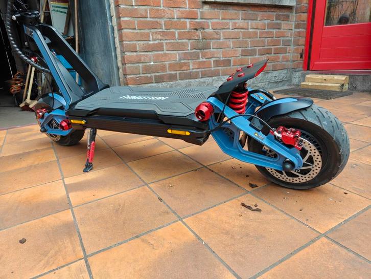 (pas de vente) echange Inmotion Rs 72v 40ah casper édition, Vélos & Vélomoteurs, Trottinettes, Comme neuf, Step électrique (E-scooter)