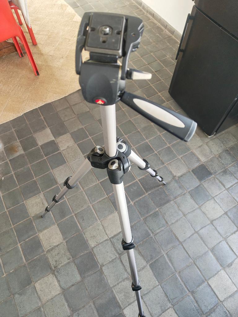 Manfrotto 390 Tripod, Ophalen, Gebruikt, Minder dan 150 cm, Driepoot