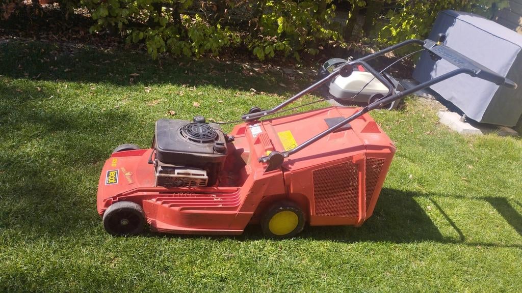Grasmachine - twee-takt benzine motor, Tuin en Terras, Ophalen